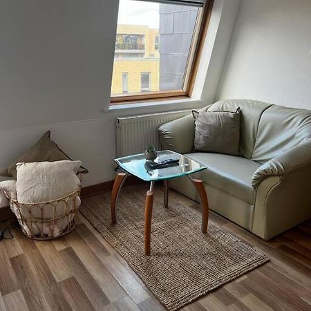 Quirky Studio Flat Selfcontained London Ngoại thất bức ảnh