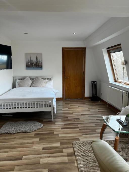 Quirky Studio Flat Selfcontained London Ngoại thất bức ảnh