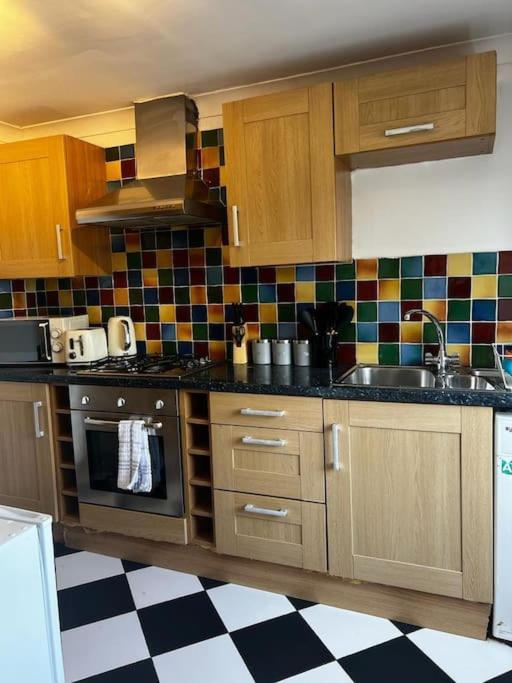 Quirky Studio Flat Selfcontained London Ngoại thất bức ảnh