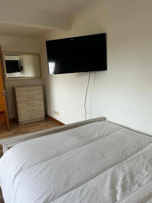 Quirky Studio Flat Selfcontained London Ngoại thất bức ảnh